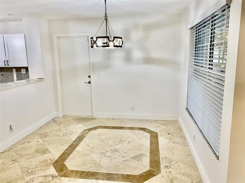 Image 9 of 24 For 5357 Buckhead Cir  1030