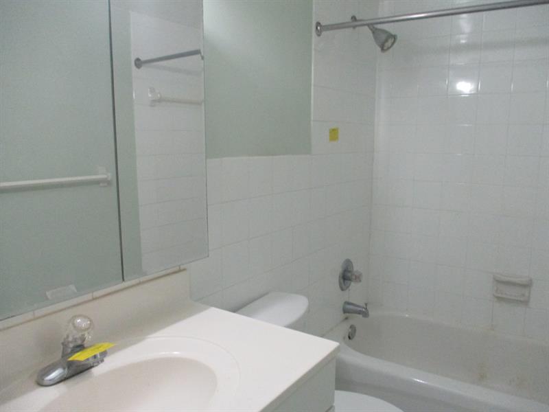 Image 9 of 14 For 1401 Miami Gardens Dr  488