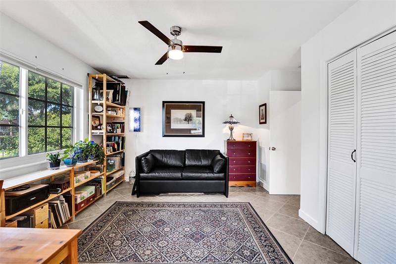 Image 21 of 70 For 1940 2nd Ave  205j