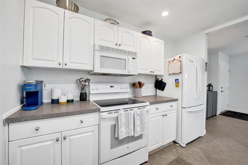 Image 30 of 70 For 1940 2nd Ave  205j