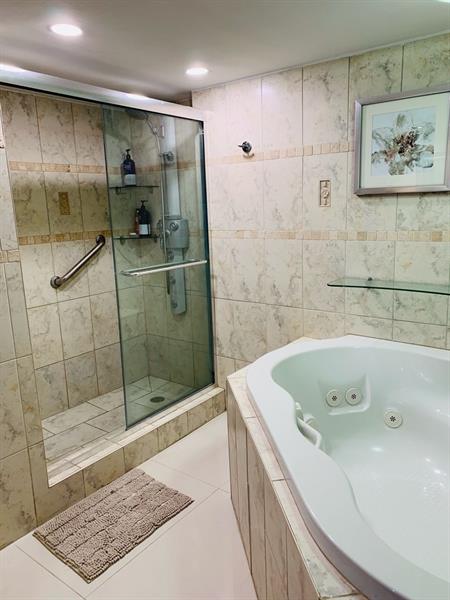 Image 10 of 14 For 2751 Ocean Dr  407s
