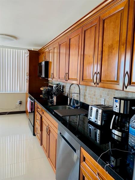 Image 11 of 14 For 2751 Ocean Dr  407s