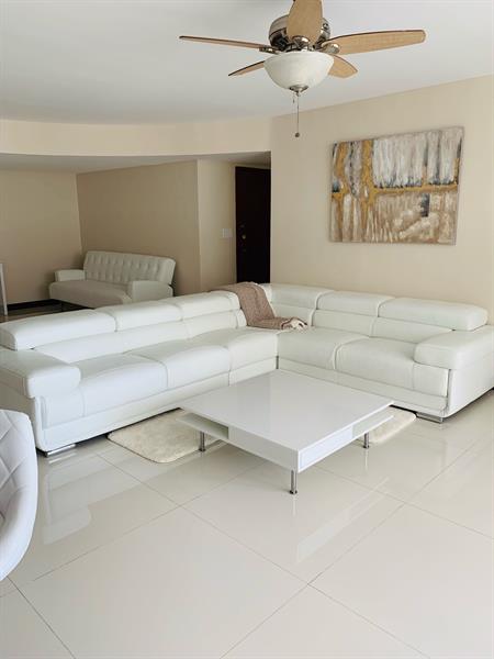 Image 12 of 14 For 2751 Ocean Dr  407s