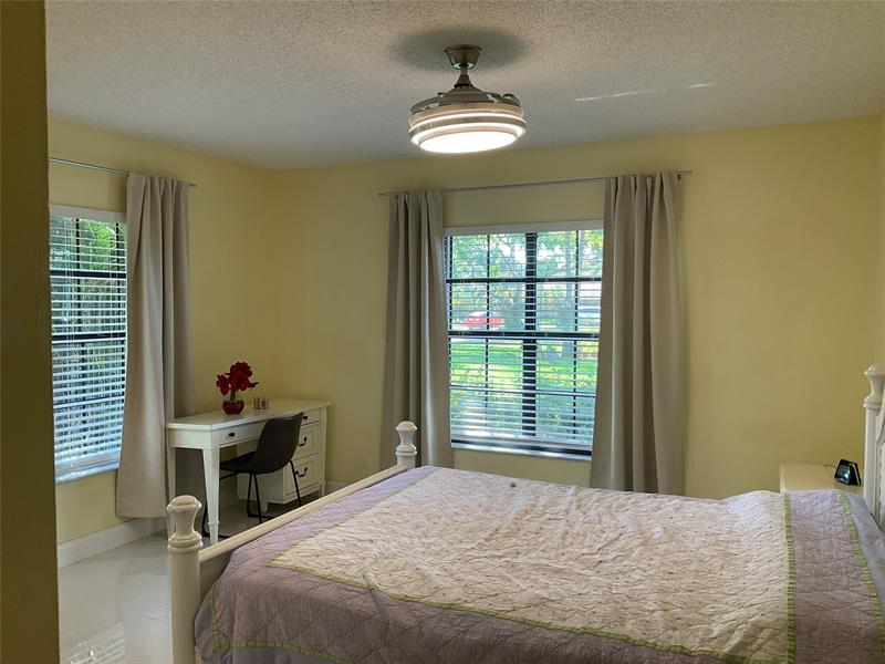 Image 45 of 52 For 10477 4th St