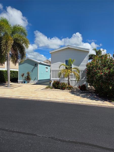 Image 15 of 43 For 617 34th Cove