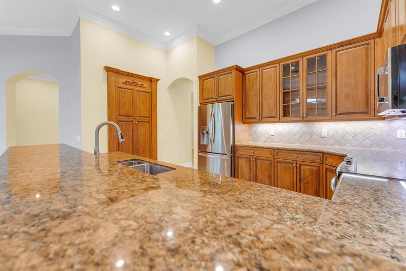 Image 11 of 51 For 7159 Corning Cir