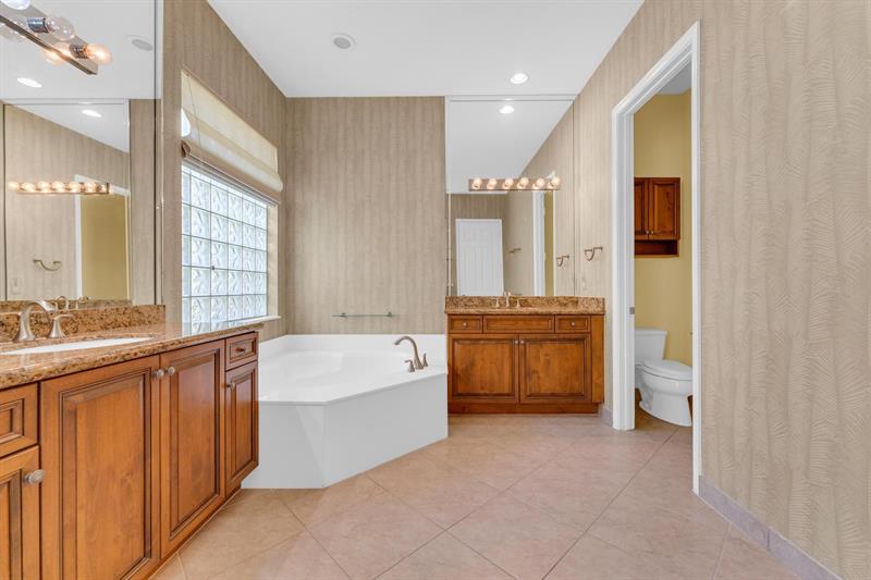 Image 17 of 51 For 7159 Corning Cir