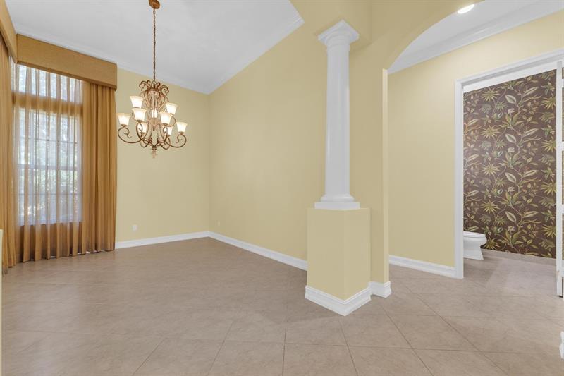 Image 33 of 51 For 7159 Corning Cir