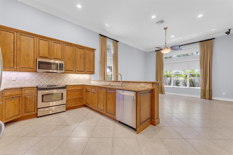 Image 6 of 51 For 7159 Corning Cir