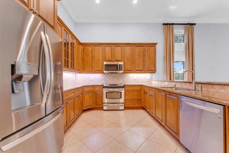 Image 8 of 51 For 7159 Corning Cir