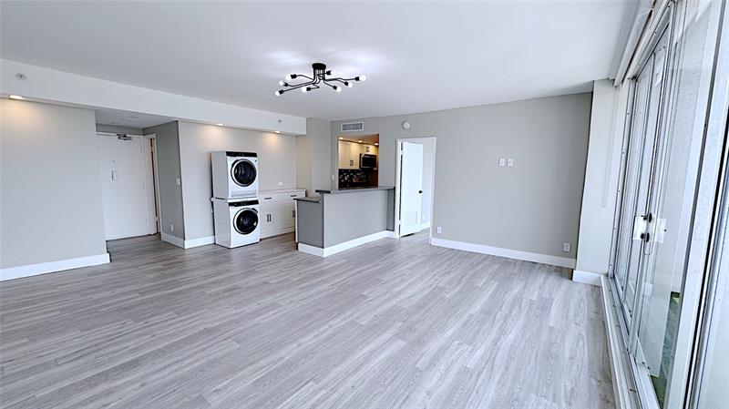 Image 5 of 34 For 1720 Harrison St  14b