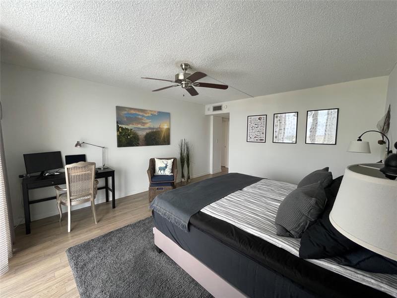 Image 10 of 32 For 1609 Riverside Dr  601