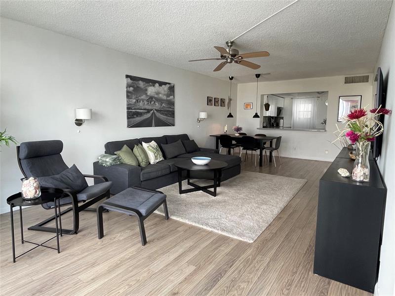 Image 7 of 32 For 1609 Riverside Dr  601