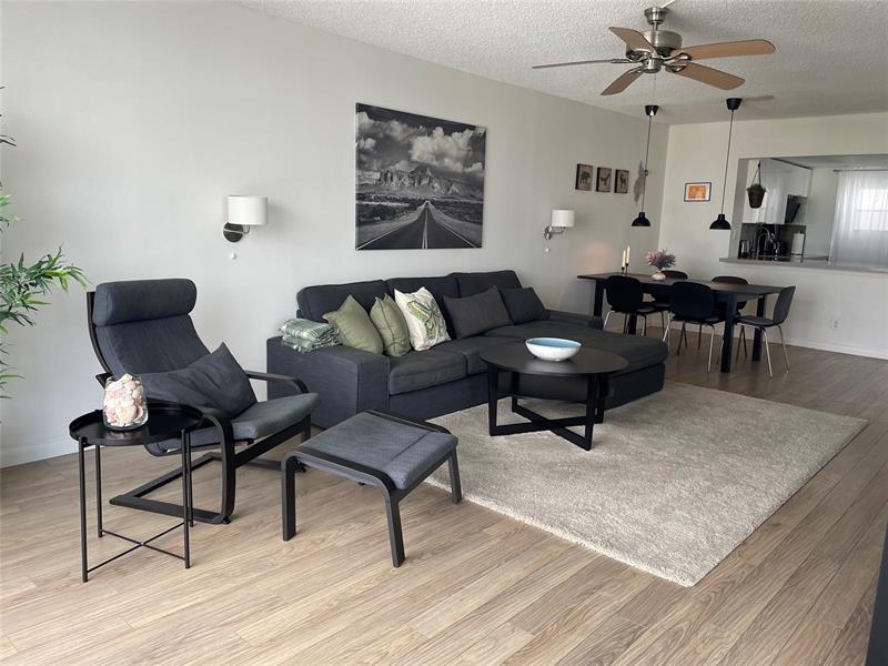 Image 9 of 32 For 1609 Riverside Dr  601