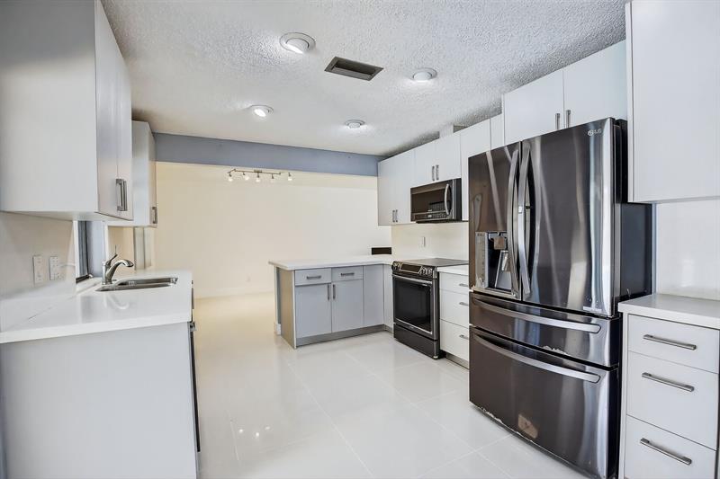 Image 10 of 48 For 8201 57th St