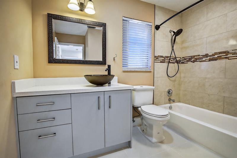Image 19 of 48 For 8201 57th St