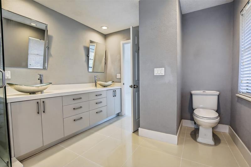 Image 31 of 48 For 8201 57th St