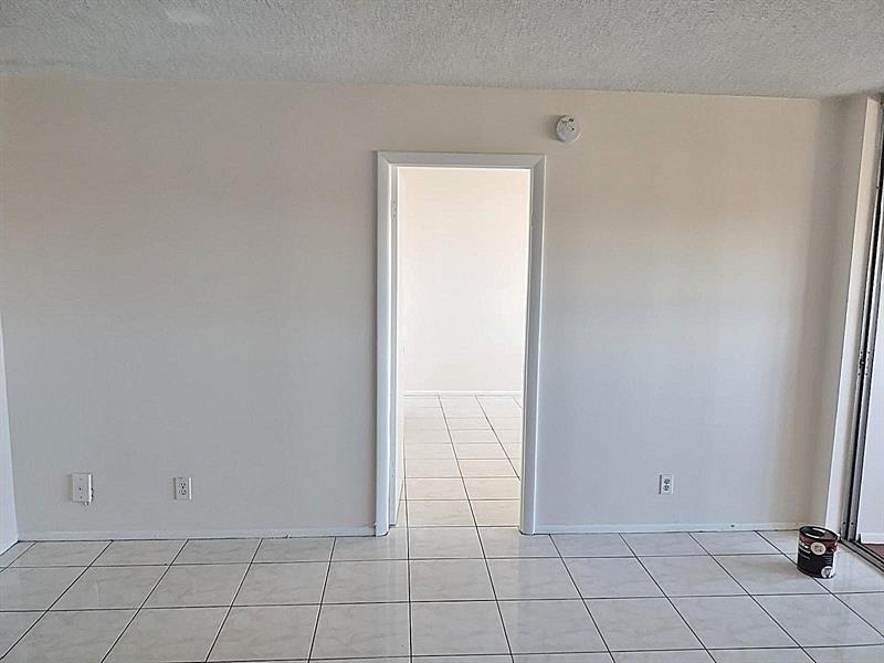 Image 11 of 32 For 2017 46th Ave  409a