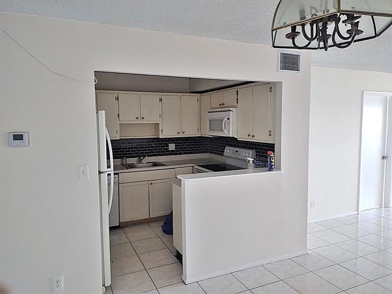 Image 26 of 32 For 2017 46th Ave  409a