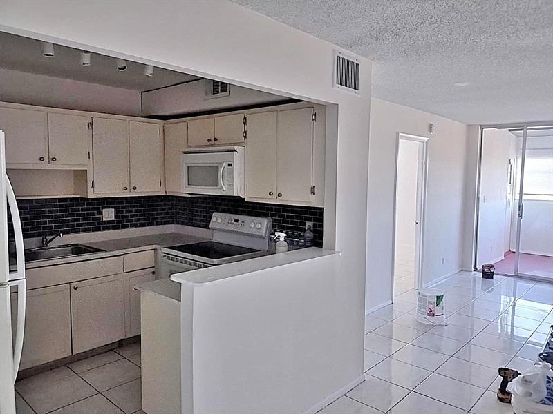 Image 4 of 32 For 2017 46th Ave  409a