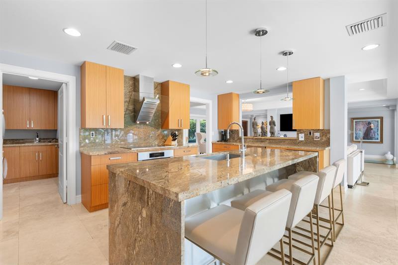 Image 12 of 53 For 2848 35th Ct