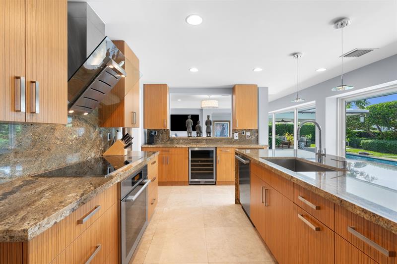 Image 14 of 53 For 2848 35th Ct