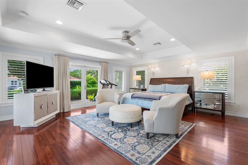 Image 18 of 53 For 2848 35th Ct