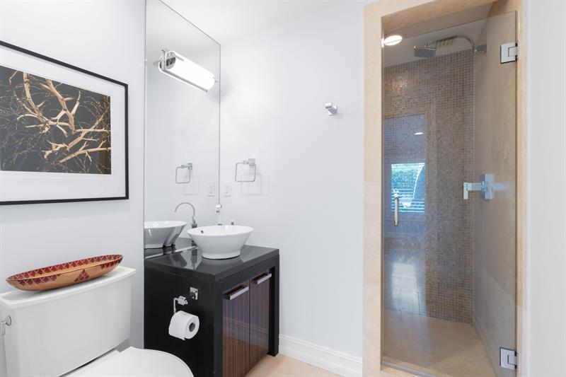 Image 21 of 53 For 2848 35th Ct