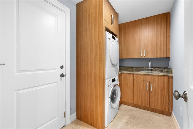 Image 32 of 53 For 2848 35th Ct