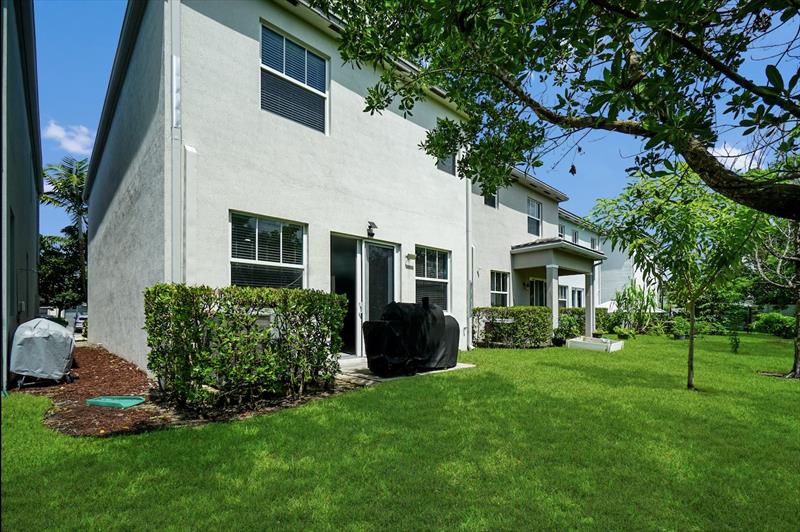 Image 9 of 33 For 4736 48th Ter
