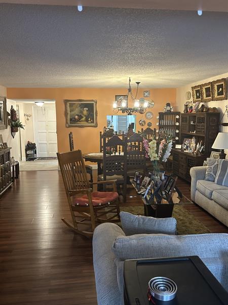 Image 4 of 20 For 4211 41st St  207