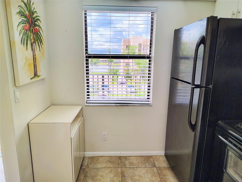 Image 5 of 33 For 2793 104th Ave  305