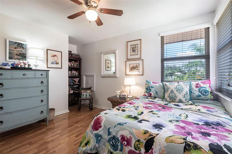 Image 17 of 24 For 10821 London St
