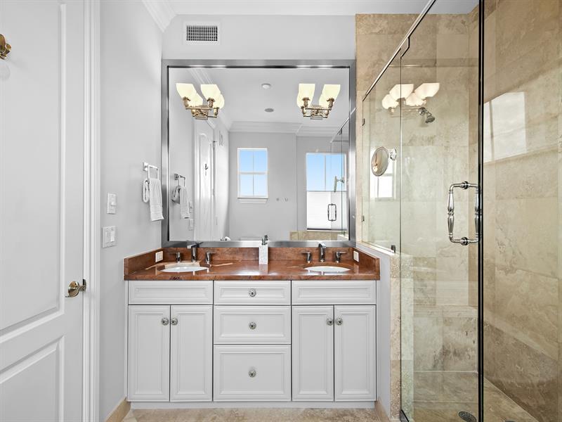 Image 21 of 32 For 4332 Seagrape Dr  11