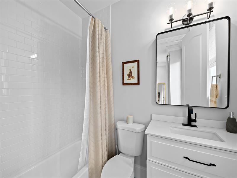 Image 7 of 32 For 4332 Seagrape Dr  11
