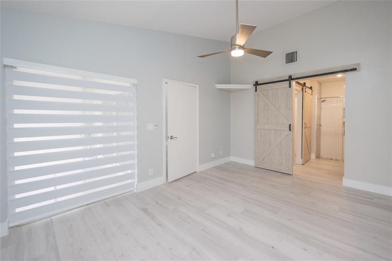 Image 11 of 21 For 50 Desford Ln