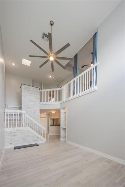 Image 5 of 21 For 50 Desford Ln