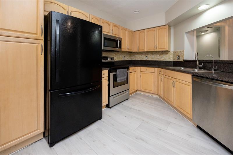 Image 6 of 21 For 50 Desford Ln