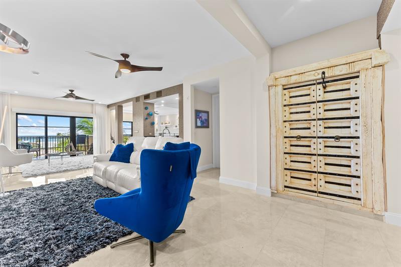 Image 14 of 42 For 2509 Ocean Blvd  675