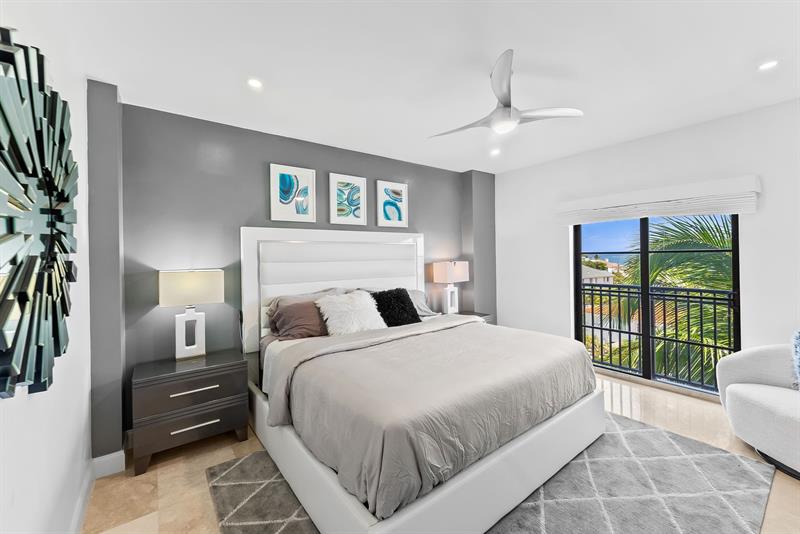 Image 19 of 42 For 2509 Ocean Blvd  675