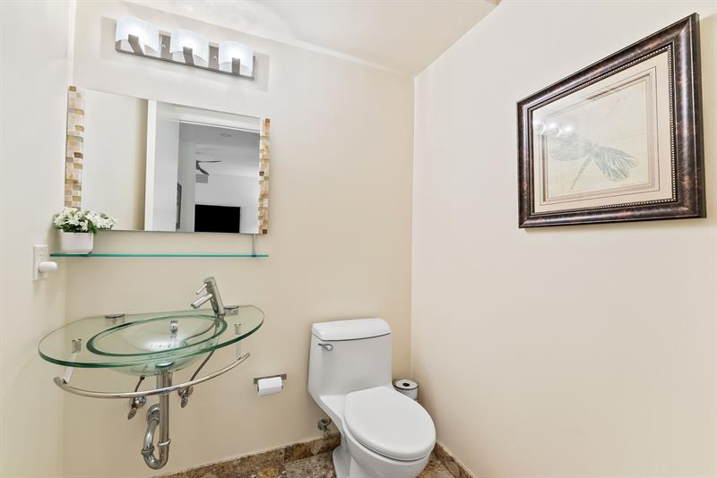Image 24 of 42 For 2509 Ocean Blvd  675
