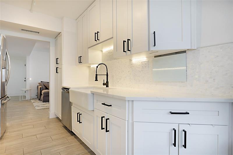 Image 13 of 36 For 525 Ocean Blvd  1125