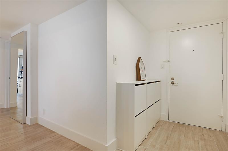 Image 3 of 36 For 525 Ocean Blvd  1125