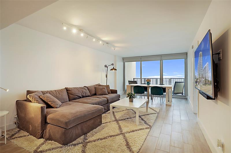 Image 5 of 36 For 525 Ocean Blvd  1125