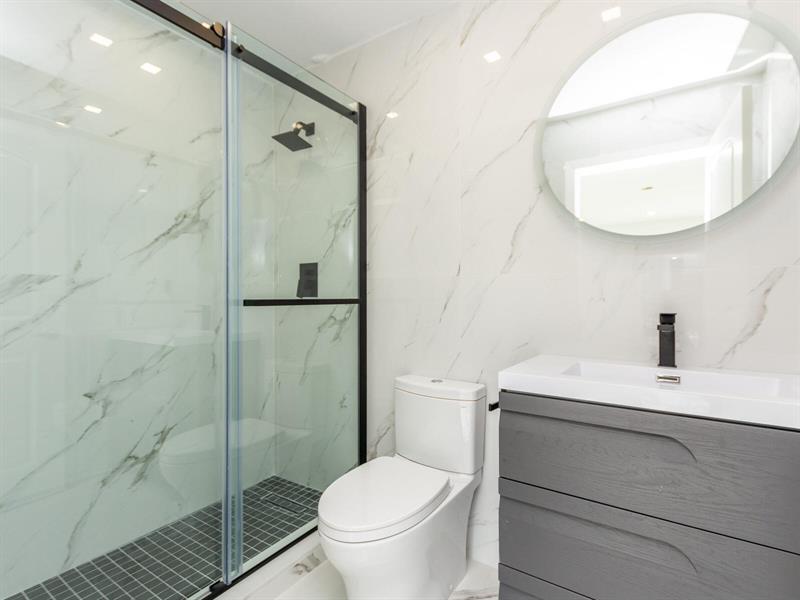 Image 11 of 15 For 2420 Diana Dr  207