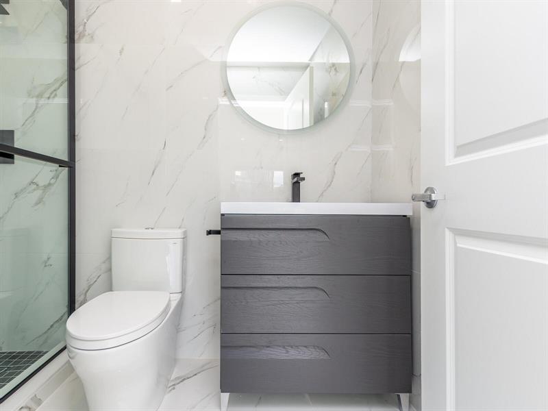 Image 12 of 15 For 2420 Diana Dr  207