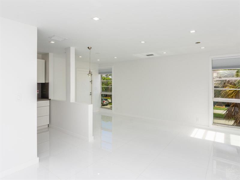 Image 8 of 15 For 2420 Diana Dr  207