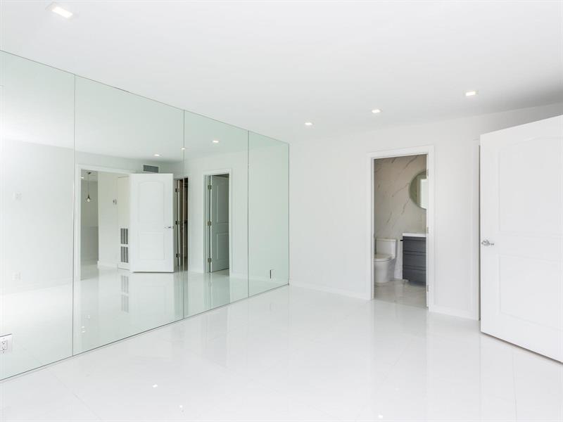 Image 9 of 15 For 2420 Diana Dr  207