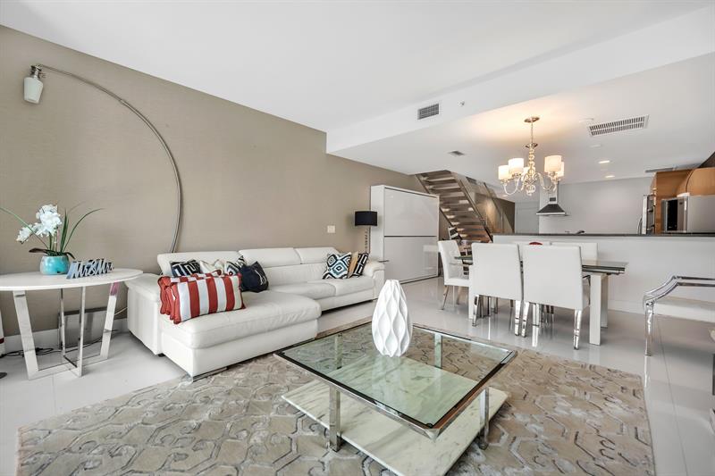 Image 4 of 37 For 2950 188th St  421
