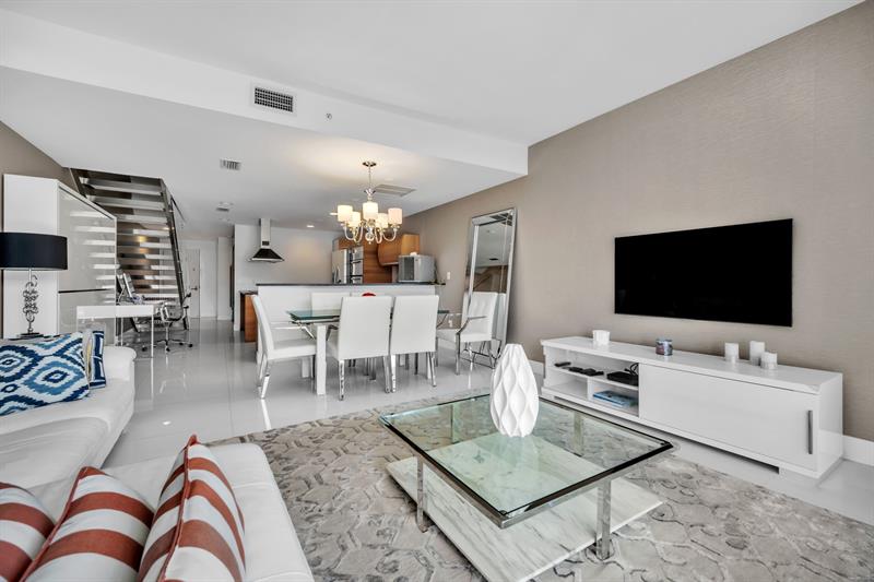 Image 5 of 37 For 2950 188th St  421